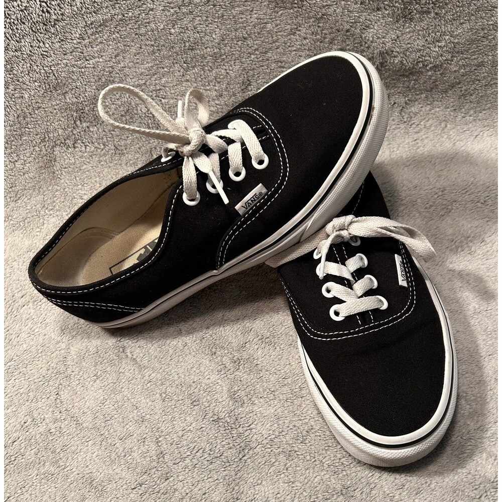Vans Authentic Skate Shoes Size Men's 5.5 Women’s 7, Black & White